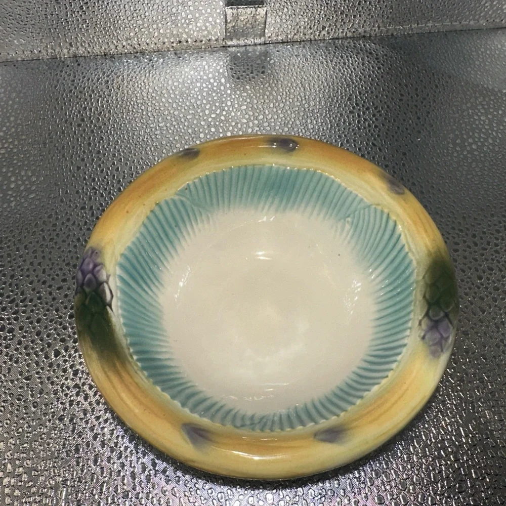 Williams Sonoma Ceramic asparagus dessert Bowl